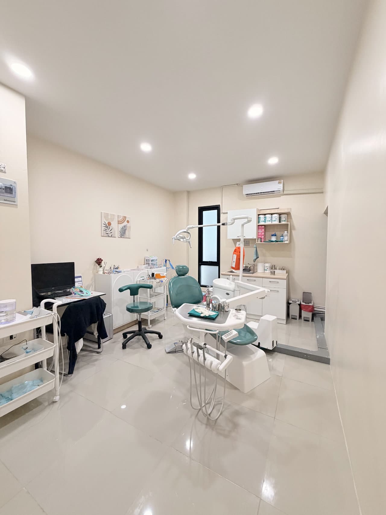 Dental equipment · อุปกรณ์